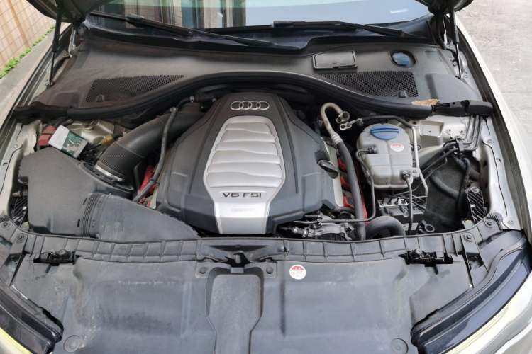 Used Audi A6L 2016 30 FSI Comfort Version Engine Bay Left
