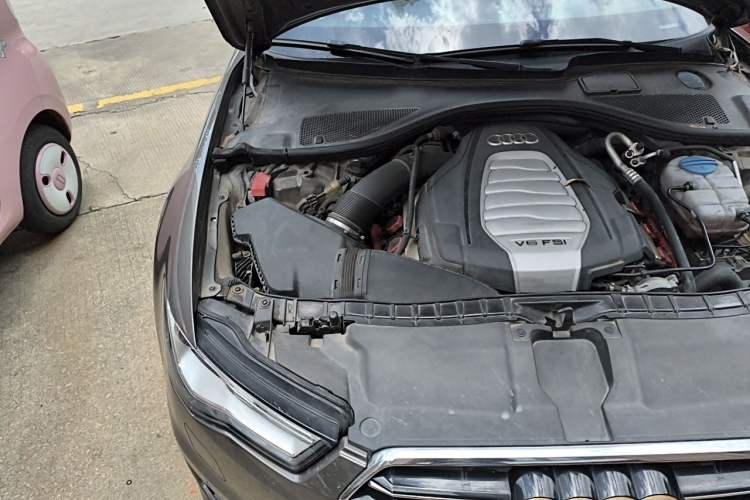 Used Audi A6L 2016 30 FSI Comfort Version Engine Bay Right