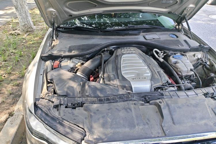 Used Audi A6L 2016 30 FSI Comfort Version Engine Bay Right