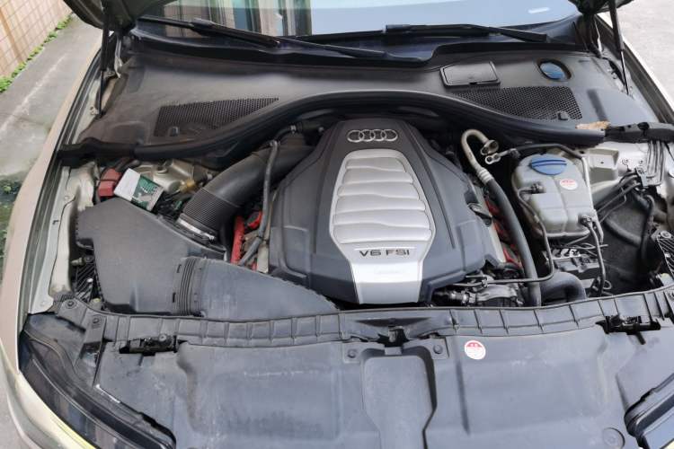 Used Audi A6L 2016 30 FSI Comfort Version Engine Bay Right