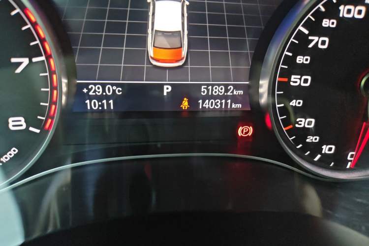 Used Audi A6L 2016 30 FSI Comfort Version Odometer Close Up