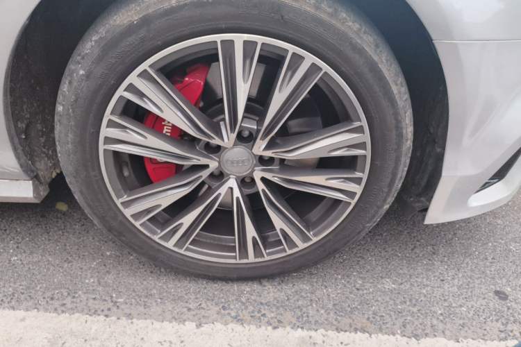 Used Audi A6L 2016 45 TFSI quattro Sport Edition Right Front Wheel Hub