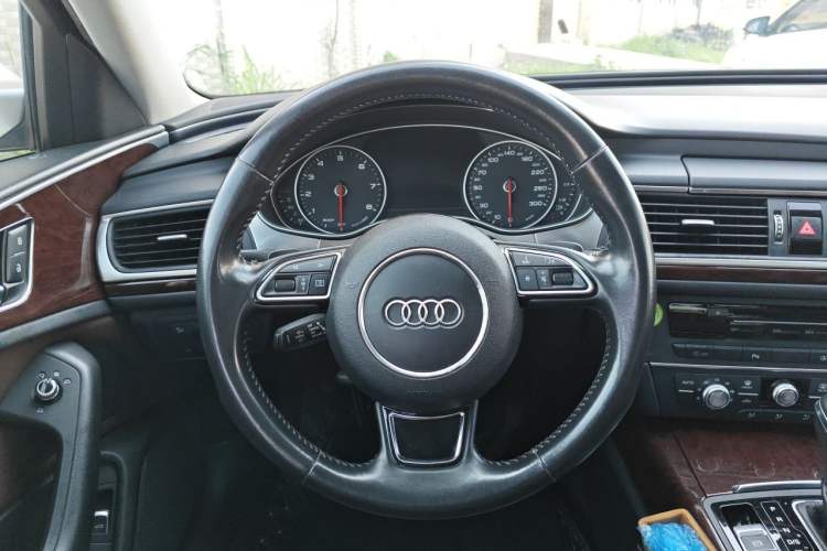 Used Audi A6L 2016 TFSI Technology Edition Steering Wheel