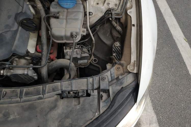 Used Audi A6L 2016 30 FSI Comfort Version Engine Bay Left
