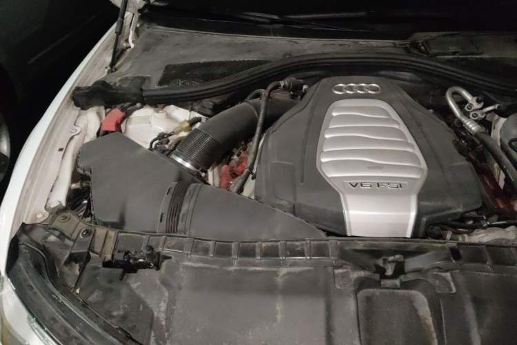 Used Audi A6L 2016 30 FSI Comfort Version Engine Bay Right