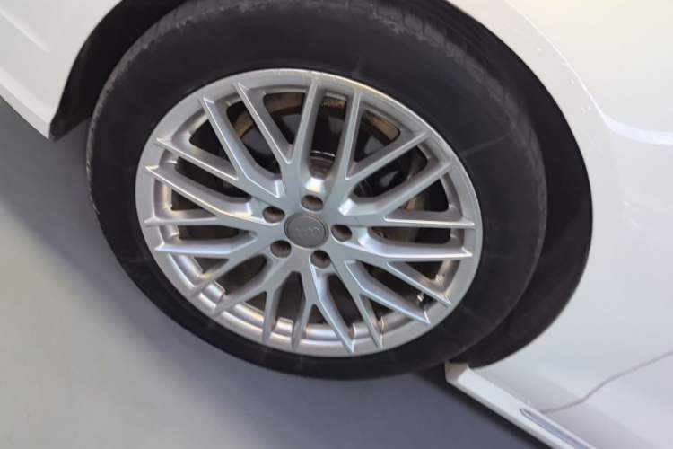Used Audi A6L 2016 30 FSI Special Edition Left Front Wheel Hub