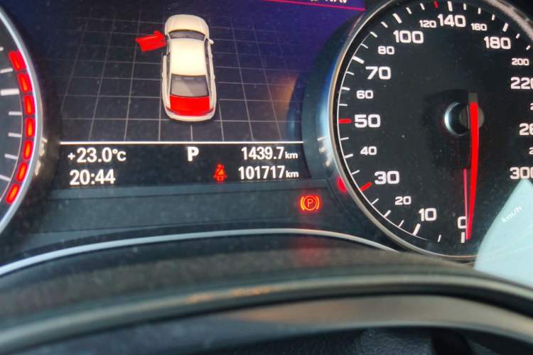 Used Audi A6L 2016 TFSI Technology Edition Odometer Close Up