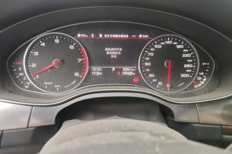 Used Audi A6L 2016 30 FSI Comfort Version Odometer Close Up