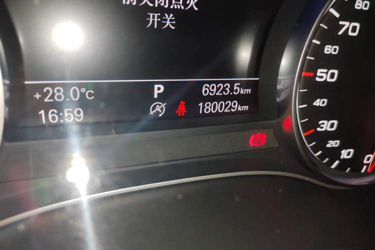 Used Audi A6L 2016 TFSI Technology Edition Odometer Close Up