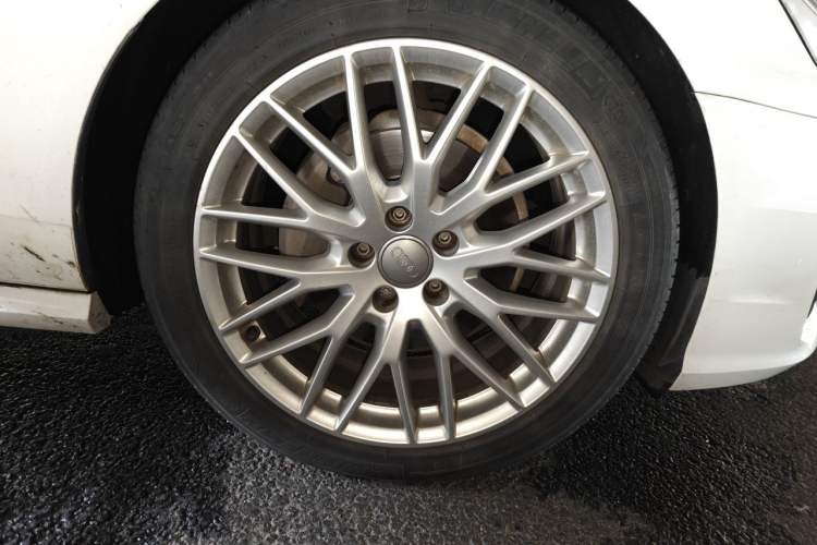 Used Audi A6L 2016 30 FSI Special Edition Right Front Wheel Hub