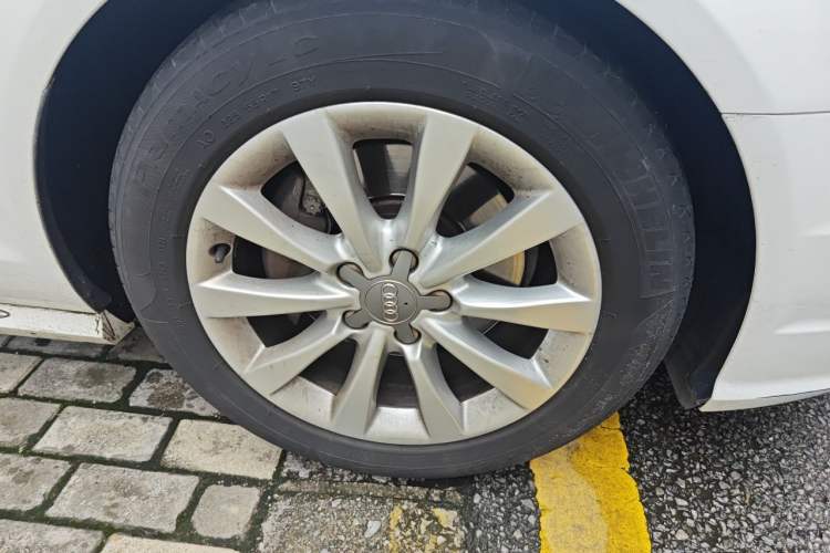 Used Audi A6L 2016 30 FSI Technology Model Right Front Wheel Hub