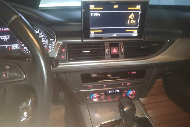 Used Audi A6L 2016 TFSI Sport Edition Audio And AC Panel