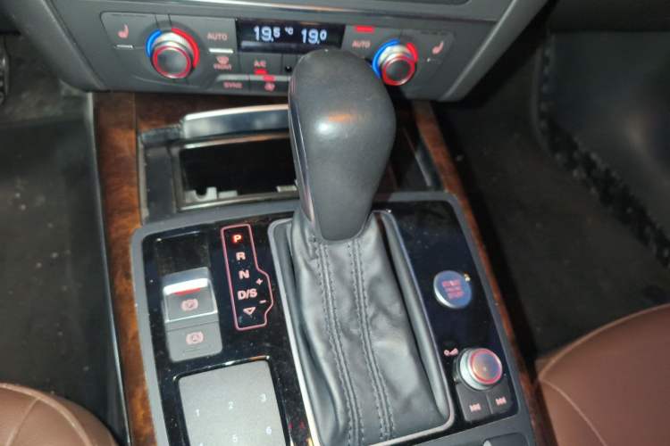 Used Audi A6L 2016 30 FSI Comfort Version Gear Lever