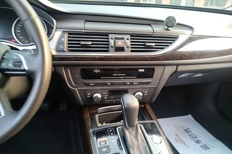 Used Audi A6L 2017 TFSI Technology Edition Audio And AC Panel