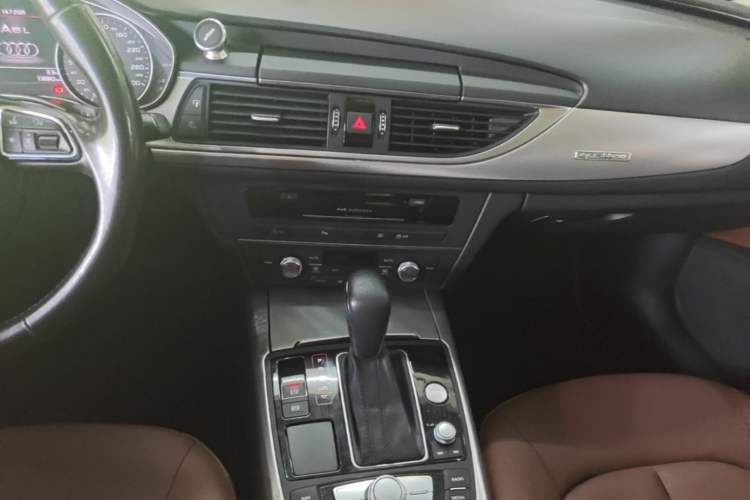 Used Audi A6L 2017 45 TFSI quattro Sport Edition Audio And AC Panel