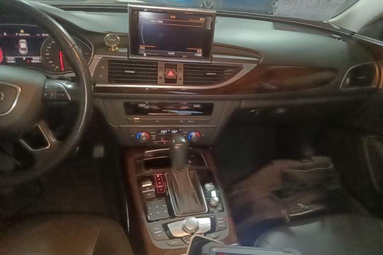 Used Audi A6L 2017 30 FSI Comfort Model Audio And AC Panel