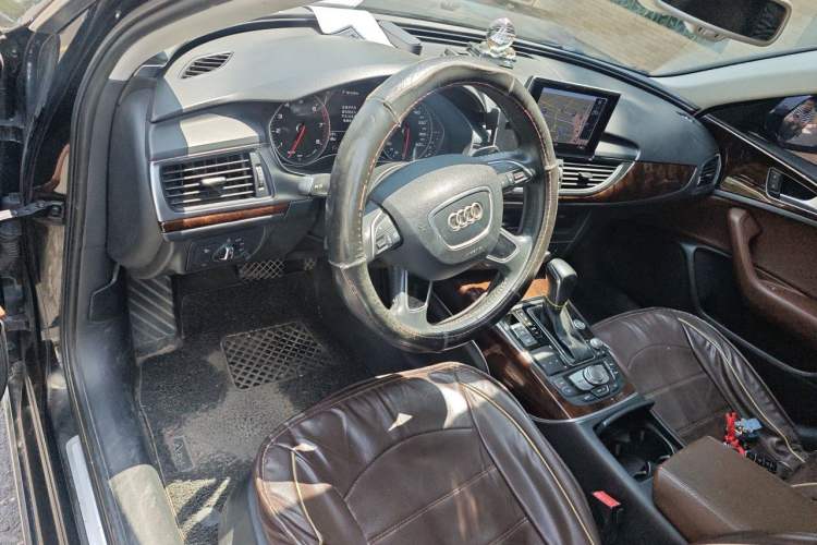 Used Audi A6L 2017 30 FSI Comfort Model Center Console