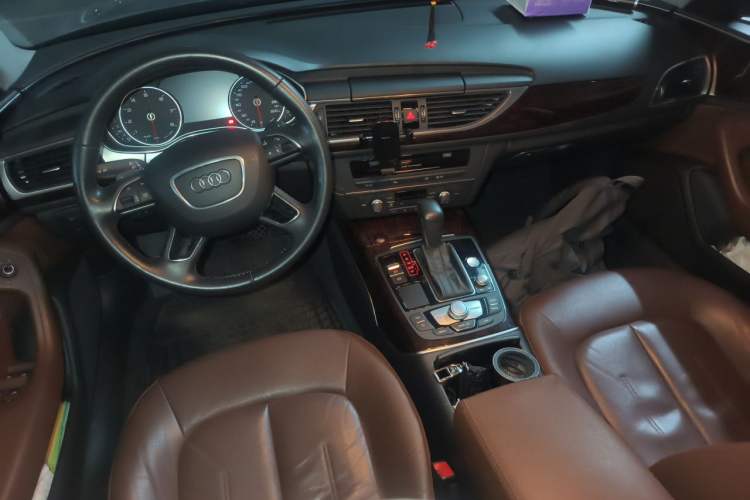 Used Audi A6L 2017 30 FSI Comfort Model Center Console