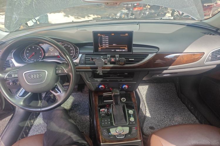 Used Audi A6L 2017 30 FSI Comfort Model Center Console
