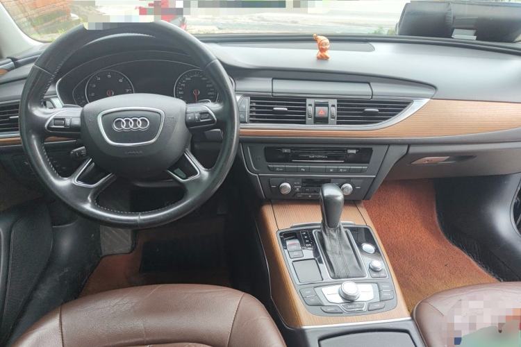Used Audi A6L 2017 30 FSI Comfort Model Center Console