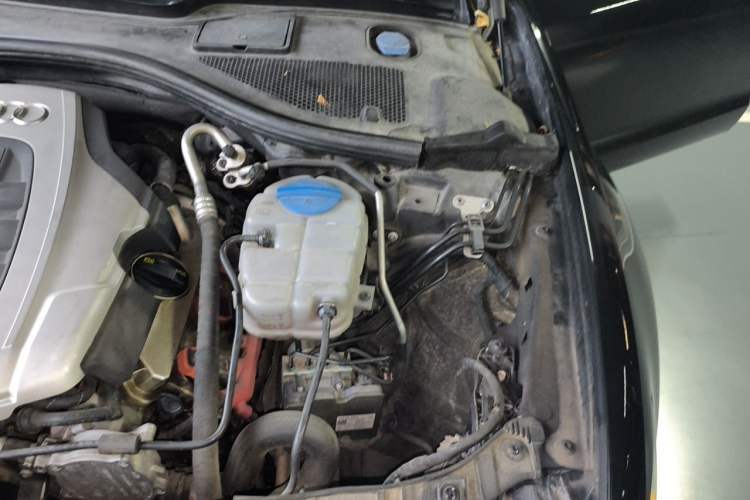 Used Audi A6L 2017 45 TFSI quattro Sport Edition Engine Bay Left