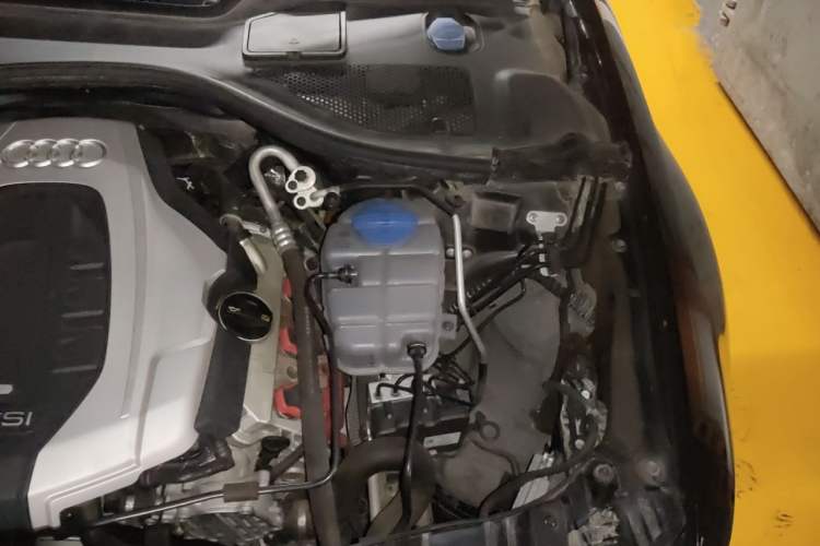 Used Audi A6L 2017 45 TFSI quattro Sport Edition Engine Bay Left