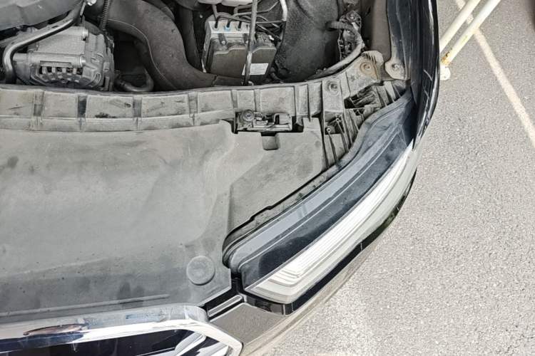Used Audi A6L  Engine Bay Left
