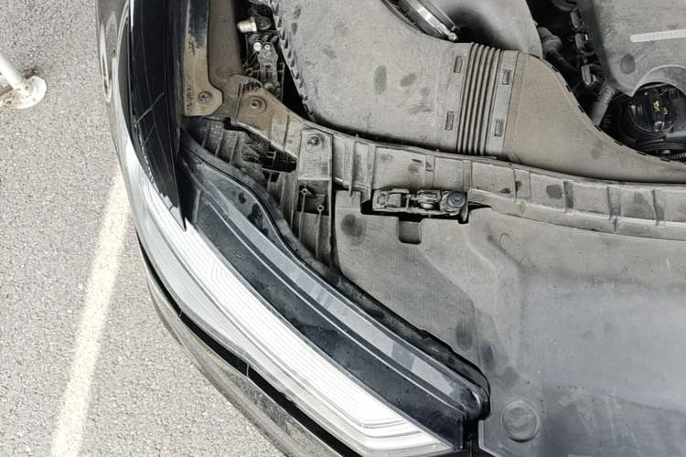Used Audi A6L  Engine Bay Right