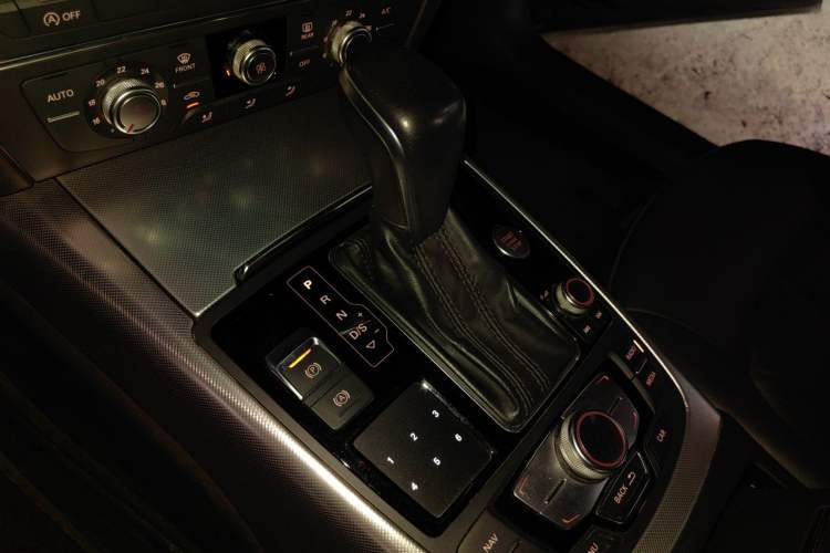 Used Audi A6L 2017 TFSI Technology Edition Gear Lever