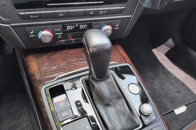 Used Audi A6L 2017 30 FSI Comfort Model Gear Lever