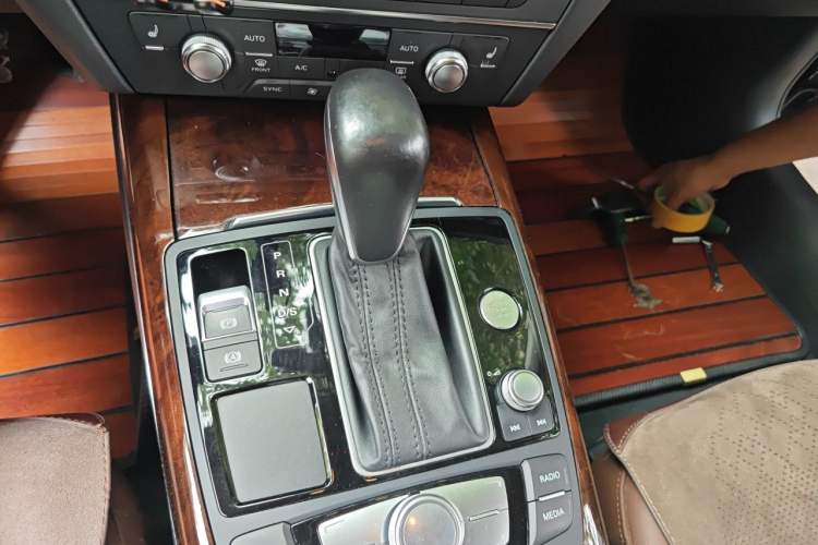 Used Audi A6L 2017 30 FSI Comfort Model Gear Lever