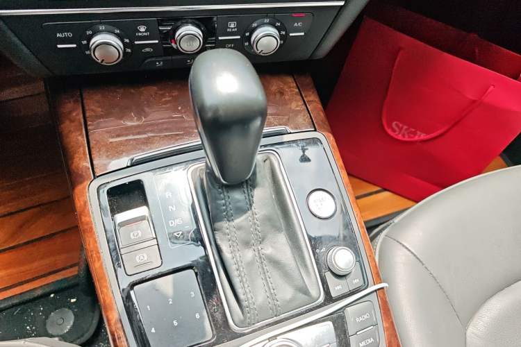 Used Audi A6L 2017 TFSI Technology Edition Gear Lever