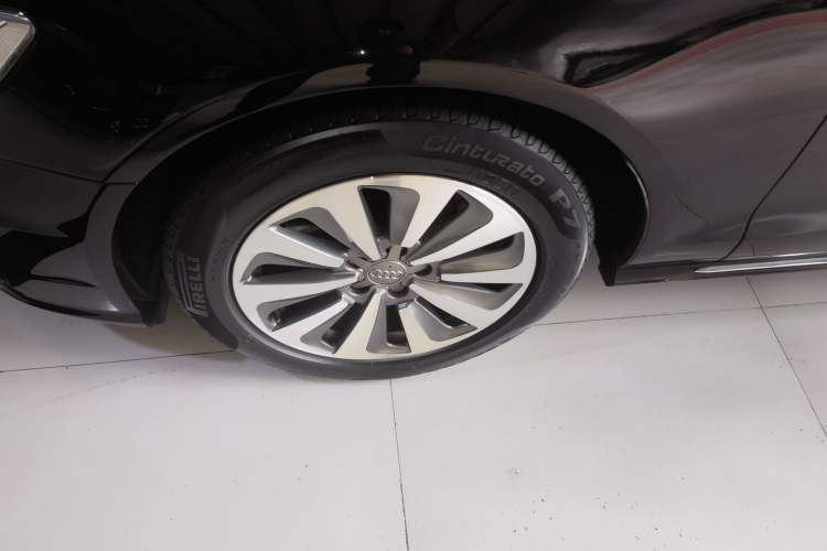 Used Audi A6L 2017 TFSI Comfort Model Left Front Wheel Hub