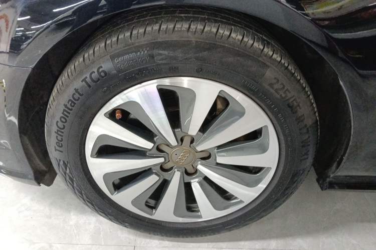 Used Audi A6L 2017 30 FSI Comfort Model Left Front Wheel Hub