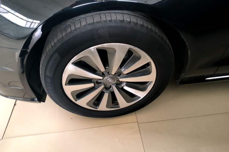 Used Audi A6L 2017 30 FSI Comfort Model Left Front Wheel Hub