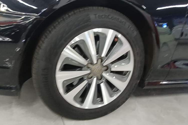 Used Audi A6L 2017 30 FSI Comfort Model Left Front Wheel Hub