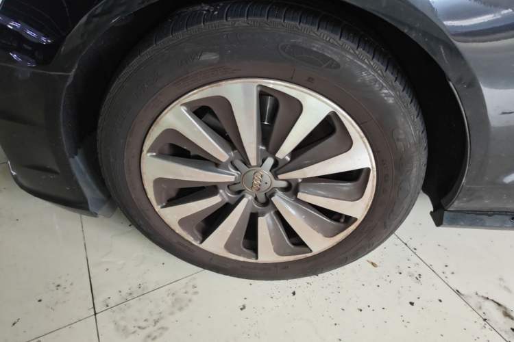 Used Audi A6L 2017 30 FSI Comfort Model Left Front Wheel Hub