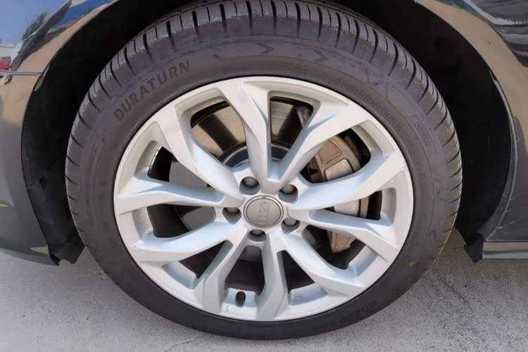 Used Audi A6L 2017 45 TFSI quattro Sport Edition Left Front Wheel Hub