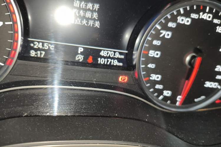 Used Audi A6L 2017 45 TFSI quattro Sport Edition Odometer Close Up