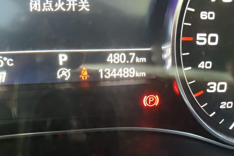 Used Audi A6L 2017 45 TFSI quattro Sport Edition Odometer Close Up