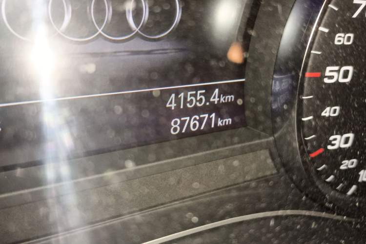 Used Audi A6L 2017 30 FSI Technology Model Odometer Close Up