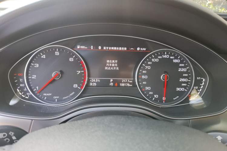 Used Audi A6L 2017 30 FSI Comfort Model Odometer Close Up