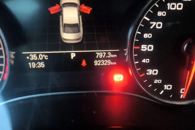 Used Audi A6L 2017 30 FSI Comfort Model Odometer Close Up