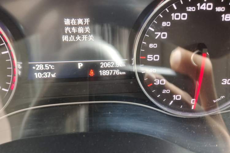 Used Audi A6L 2017 45 TFSI quattro Sport Edition Odometer Close Up