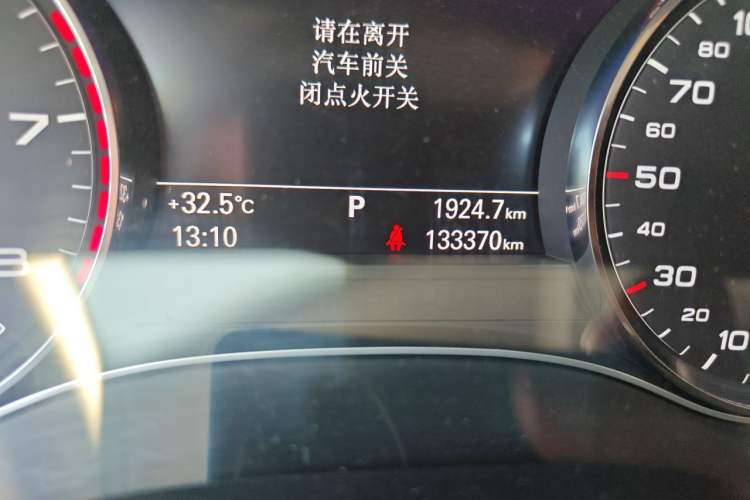Used Audi A6L 2017 30 FSI Comfort Model Odometer Close Up