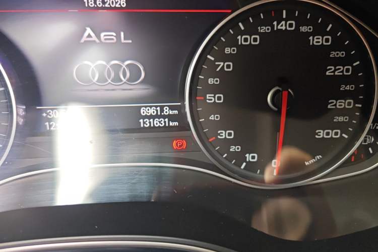 Used Audi A6L 2017 30 FSI Comfort Model Odometer Close Up