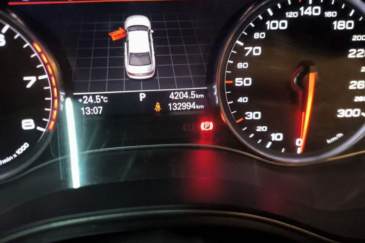 Used Audi A6L 2017 30 FSI Technology Model Odometer Close Up