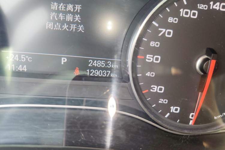 Used Audi A6L 2017 45 TFSI quattro Sport Edition Odometer Close Up