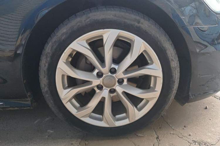 Used Audi A6L 2017 30 FSI Technology Model Right Front Wheel Hub