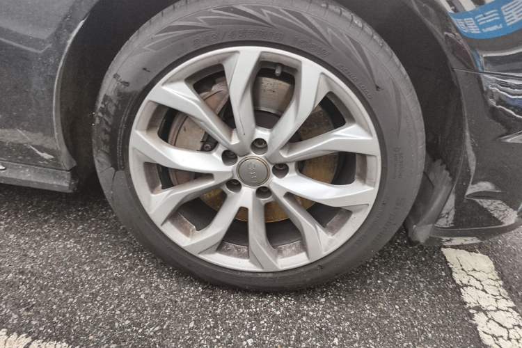 Used Audi A6L 2017 45 TFSI quattro Sport Edition Right Front Wheel Hub